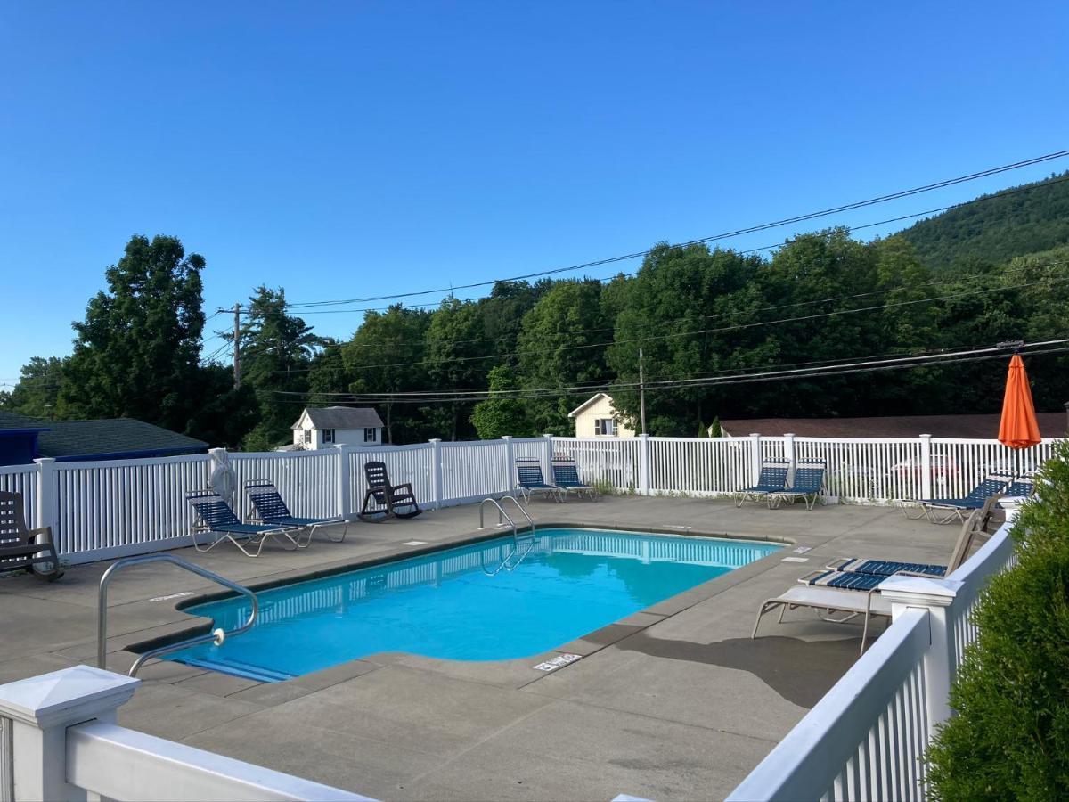 Hillside Motel Lake George Luaran gambar